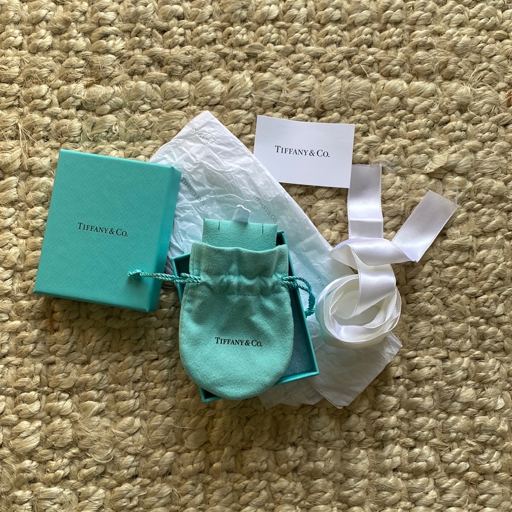 Tiffany & co small pendent box